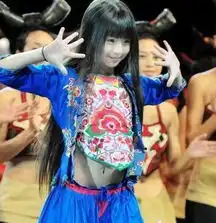杨丽萍携侄女登台共舞小彩旗被曝有望接班