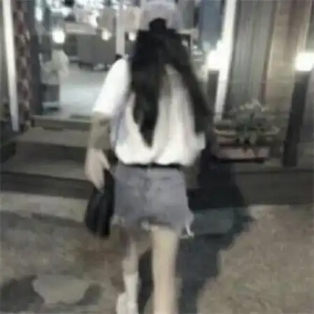 qq头像女生寂寞黑白颓废