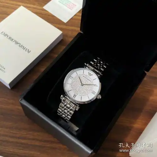 阿玛尼女款手表