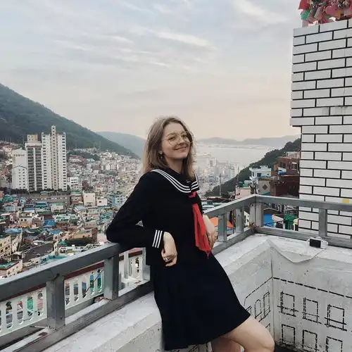 女生头像温柔仙气背影鱼
