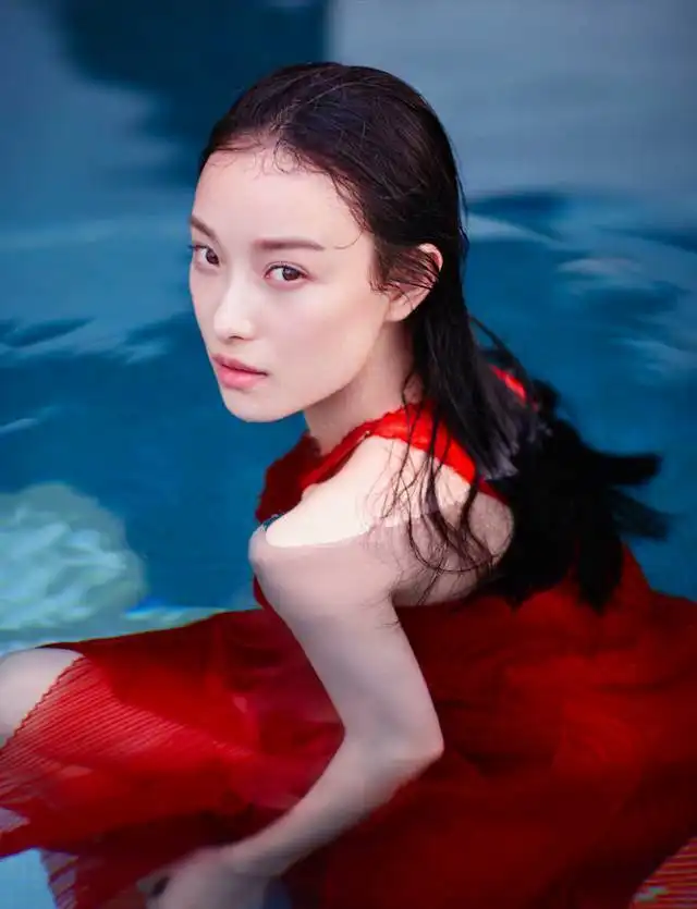 夏天太热,明星都不化眼妆了原来是妆容有玄机