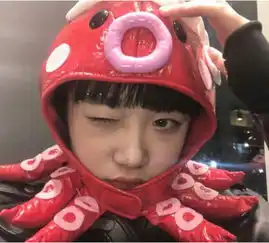 学生党适合的ins风女生头像,搞怪与可爱并存,图三超美