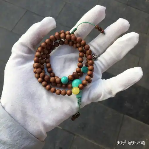 适合女生带的文玩手串有哪些麻烦说一下具体材料