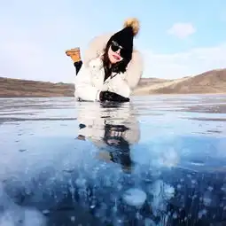 去一个地方过冬,不辜负冬天贝加尔湖的蓝冰清澈又神秘