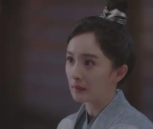 杨幂新戏开播,带着法令纹深眼窝演少女,陈伟霆丑出颜值低谷