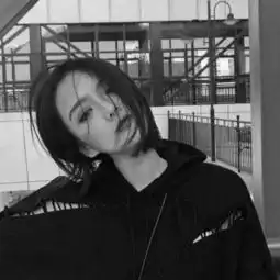 17句伤感的个性签名,我奋不顾身爱的人,最后都成了别人的爱人