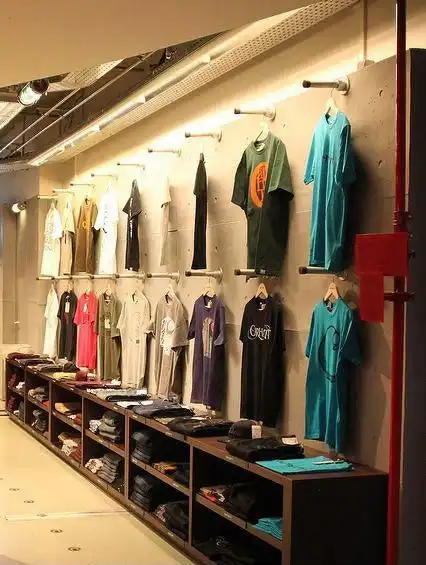 商务男服装专卖店设计效果图