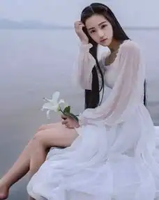 武大校花清纯不再网友吐槽表情夸张无女神样