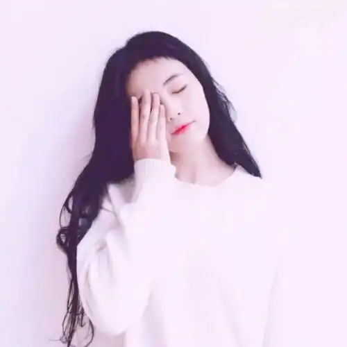 夜聊时,女生秒回你这4字消息,咳咳,你已游进渣女鱼塘