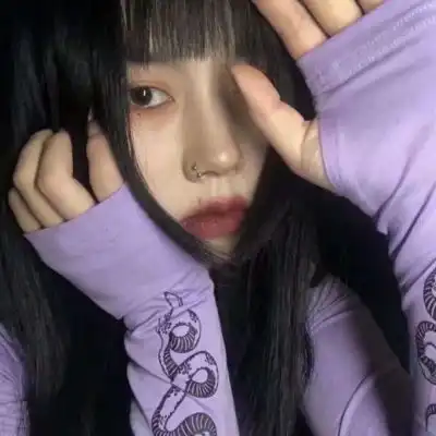 高冷女生头像遮脸黑白