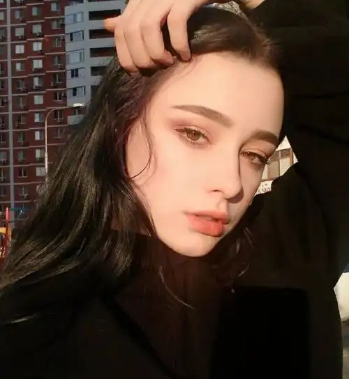 这个来自俄罗斯99年的美妆博主有多美徐若瑄张柏芝都没有她素颜好看