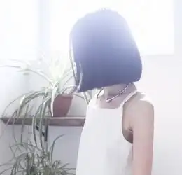 个性背影头像女生短发