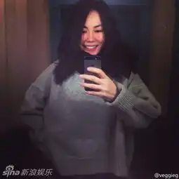 王菲45岁生日晒素颜自拍照盘点女神昔日搞怪文艺照