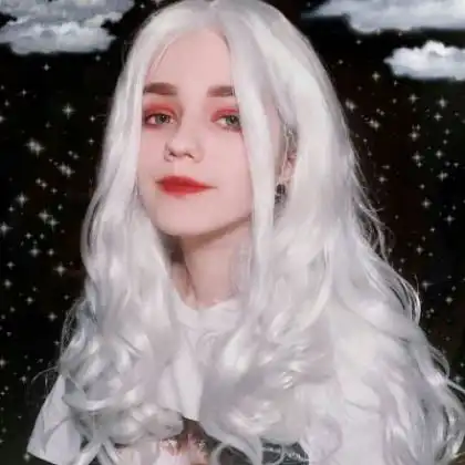 2020欧美女生头像,看上去很酷很冷静的样子