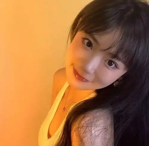 纯欲风女生头像真人不像