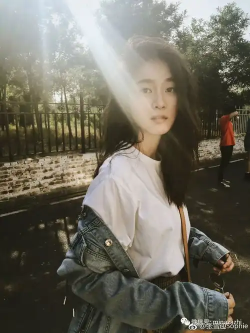 明星关晓彤蔡文静她们卸了妆原来长这样7位新晋小花素颜大pk