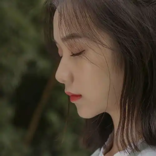 女生头像丨心里难过,却不知道为什么,只是一个劲的难过