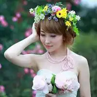 白裙美女捂脸头像微信头像图片大全