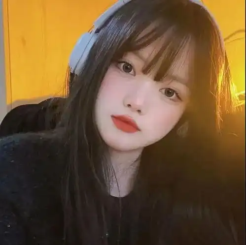 纯欲风女生头像真人不像