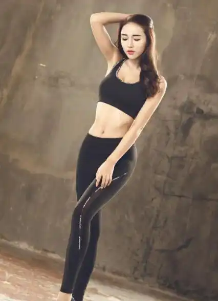 惹火身材运动美女性感妩媚写真,这身材太撩人