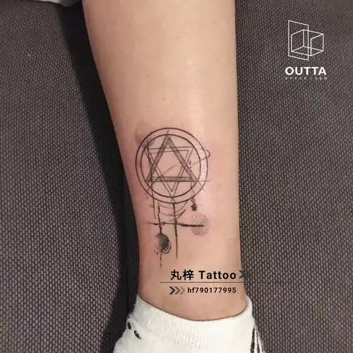 上海女纹身师量身设计属于你的纹身