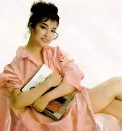 请发刘晓庆的图片