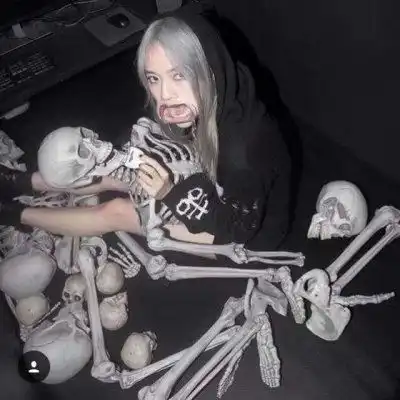 恐怖头像女生冷酷黑色带