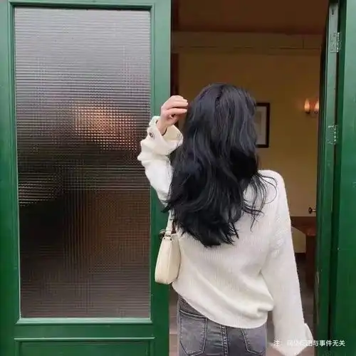 江西女子两个月花光男友积蓄,拿走彩礼提出分手,男友无奈求复合
