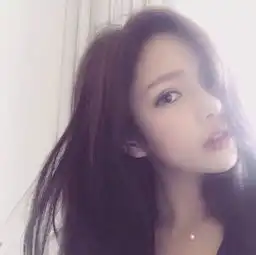 一个16岁女生的侧面照