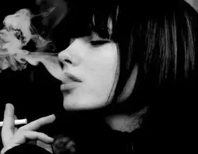 我想要几张性感妩媚的女生头像