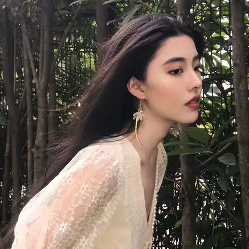 走出情感困境25岁女性如何应对内心焦虑和社交困境