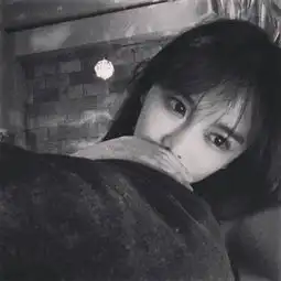 女生头像黑白