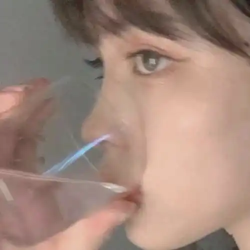 有哪些看上去干净温柔的女生头像