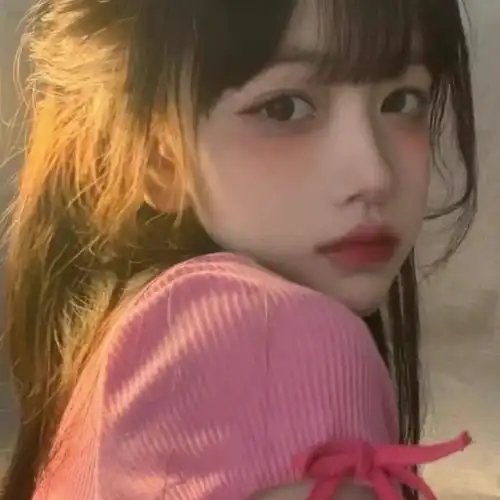 特别a的纯欲风女生头像姐姐的眼神好杀我啊
