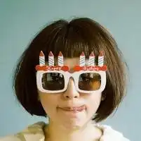 2011戴墨镜女生头像