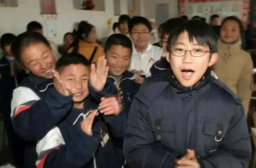 初中生发型标准公布,男生和光头差不多,学生难以接受