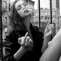 黑白欧美头像女生黑白风格欧美女生伤感头像