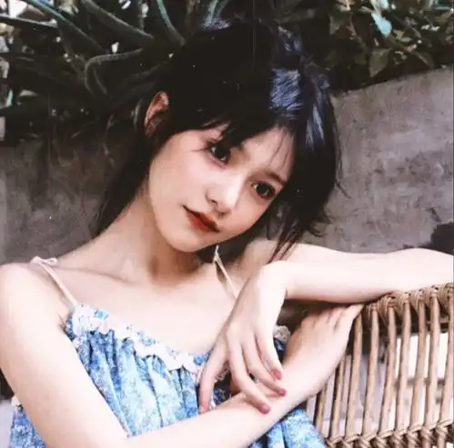 高级感温柔女生头像16