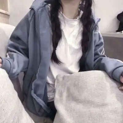 女生真人版头像不露脸成