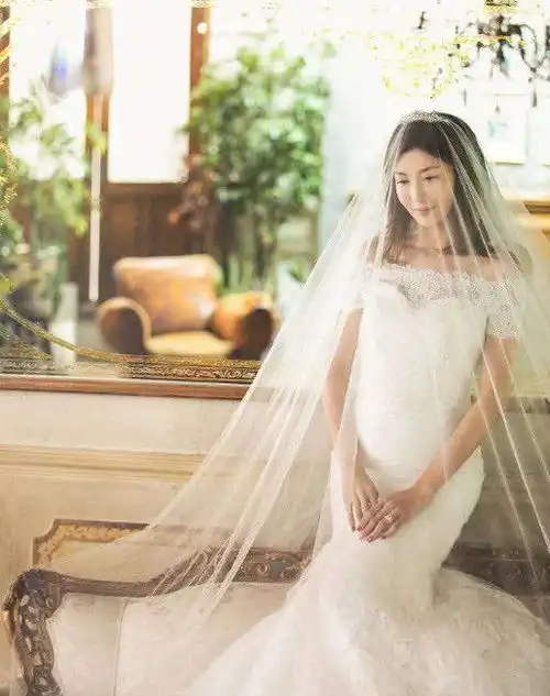 回家的诱惑艾莉情人节官宣结婚,身穿婚纱气质更胜小仙女