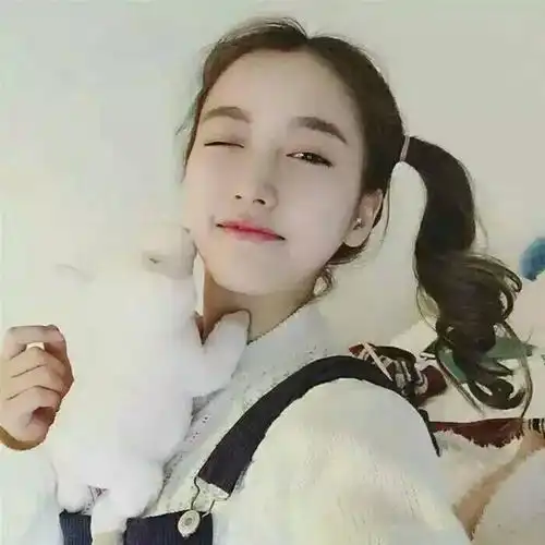 有没有这个女孩子的别的头像