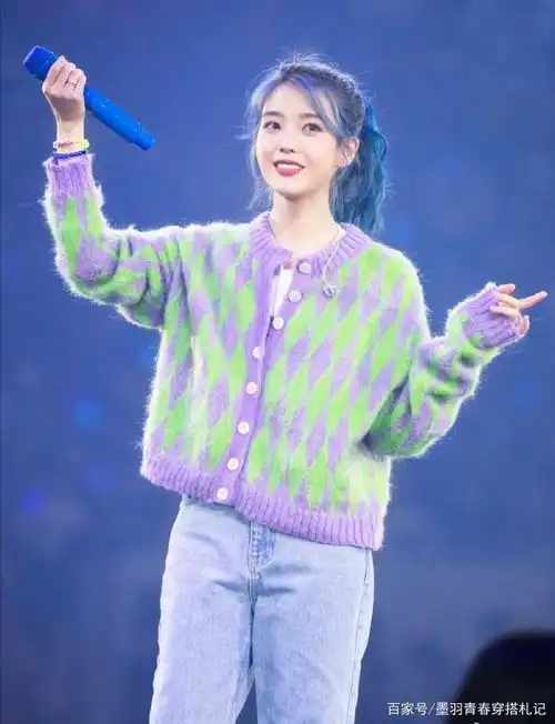 u真氧气美女,一袭纱裙配波浪卷清纯甜美,温柔笑容融化人心