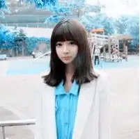 她叫什么名字,能帮我找更多她的头像么