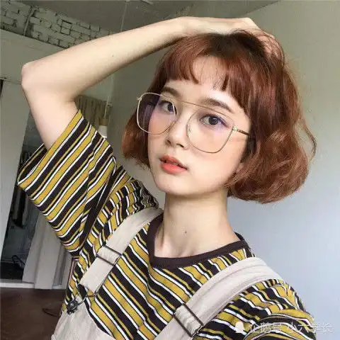 推荐好看的女生头像剪短