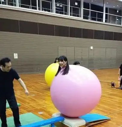 幽默笑话一男生暗恋一女生许久