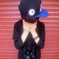 求能搭配起来的情侣头像女生要戴帽子的