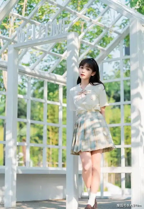 性感美女时尚写真格纹短裙少女修长美腿,清纯甜美可爱迷人
