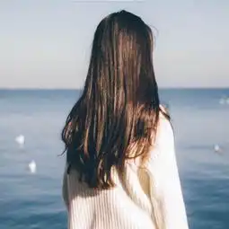 最新好看的美女头像背影带伤感不懂我就请不要靠近我