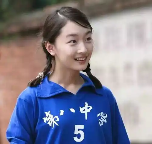 女生换了个成熟的头像周