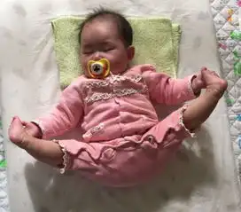 这些宝宝简直就是用生命在睡觉